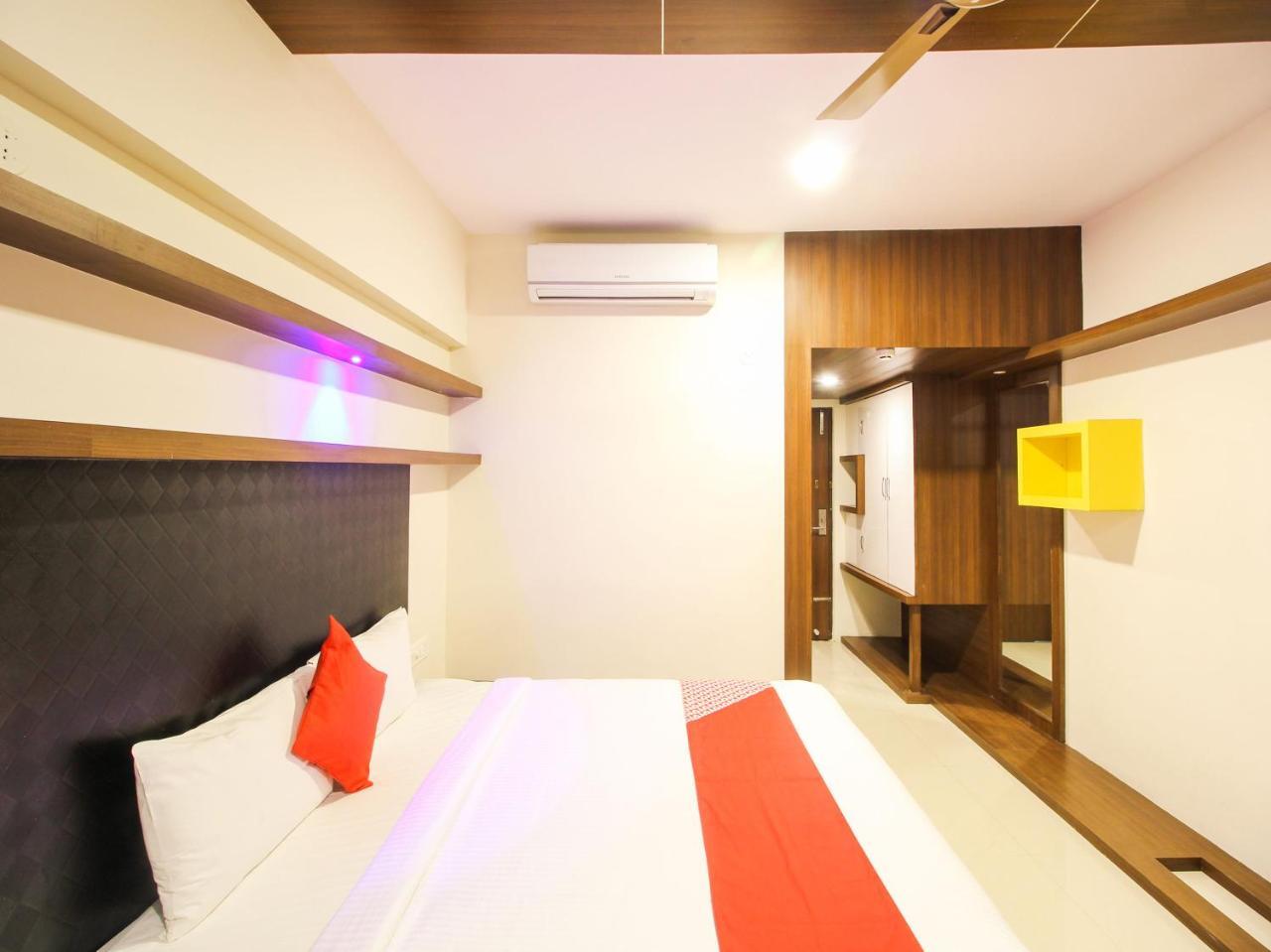 Rio Meridian Hotel Mysore Bagian luar foto