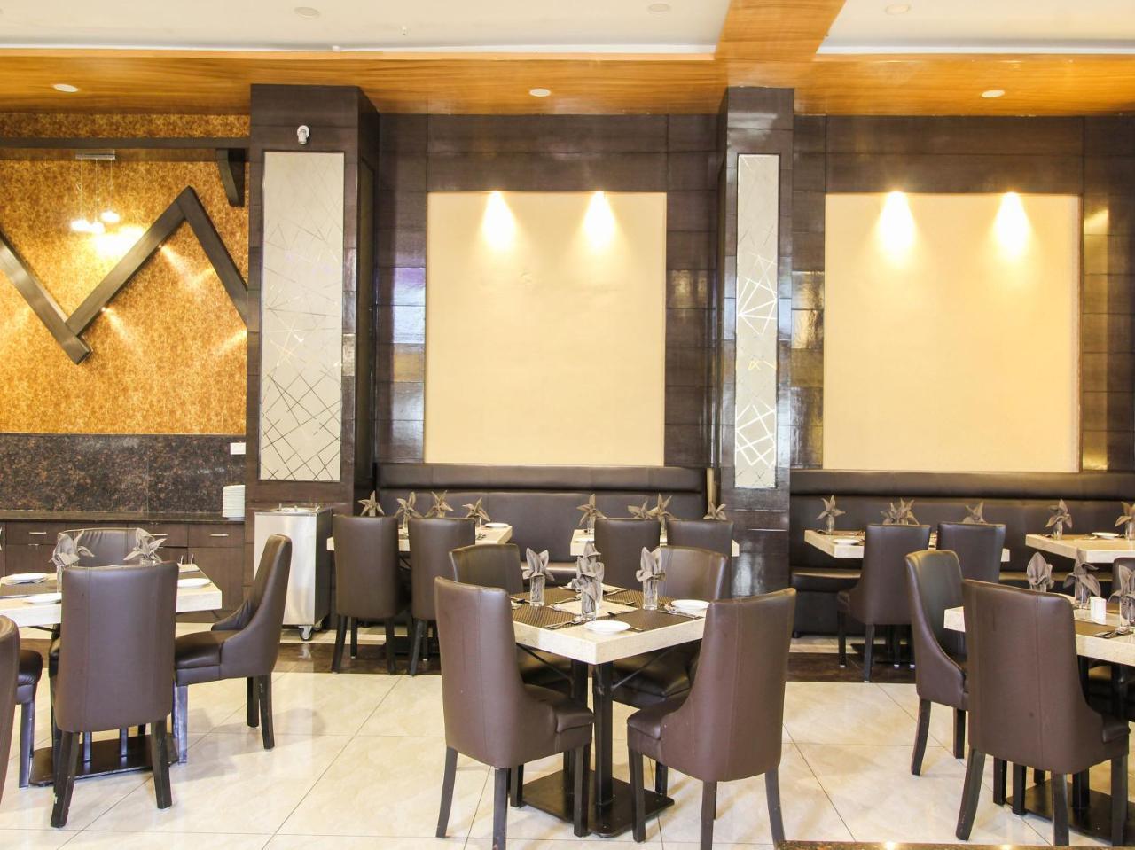 Rio Meridian Hotel Mysore Bagian luar foto