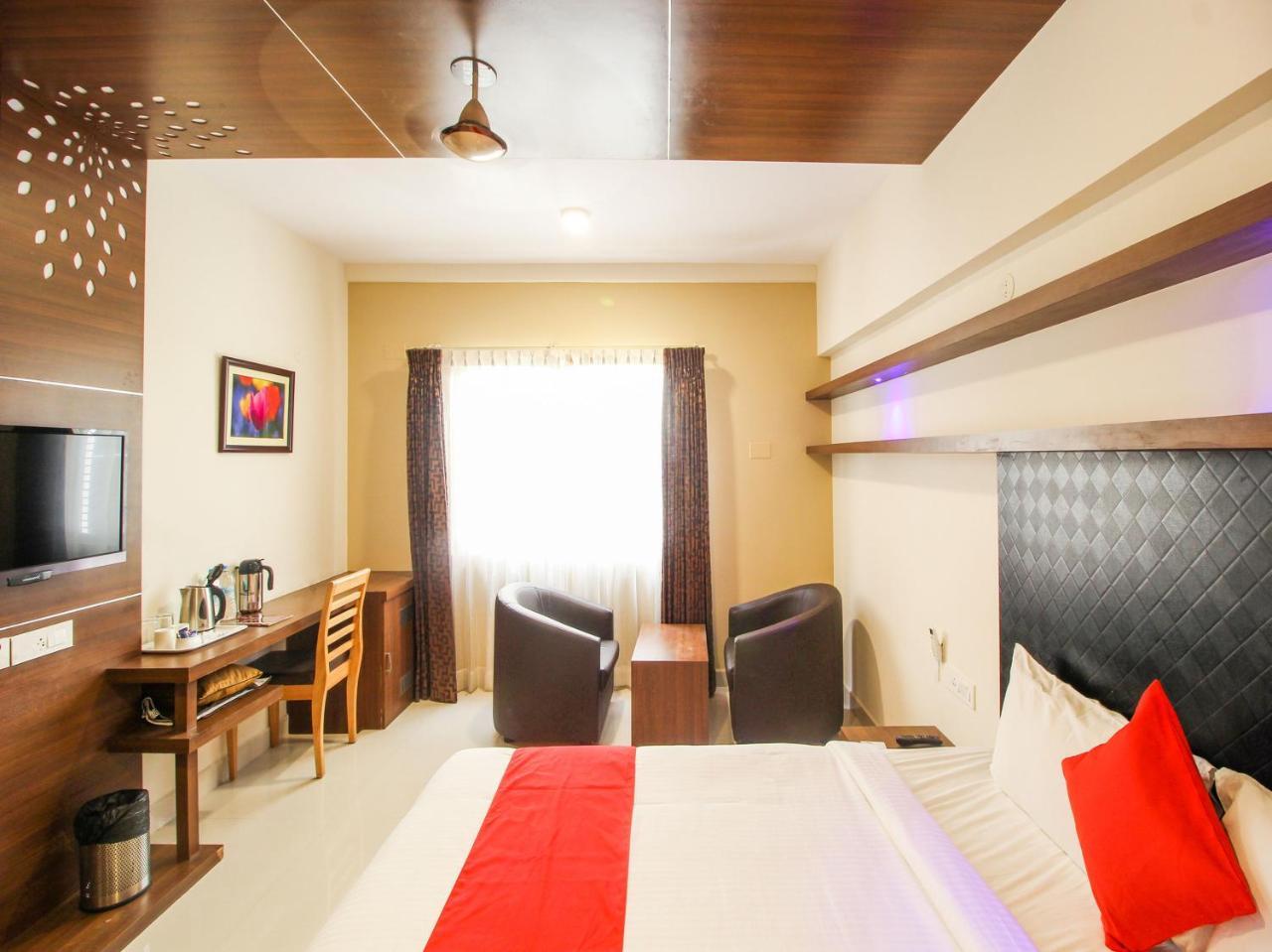 Rio Meridian Hotel Mysore Bagian luar foto
