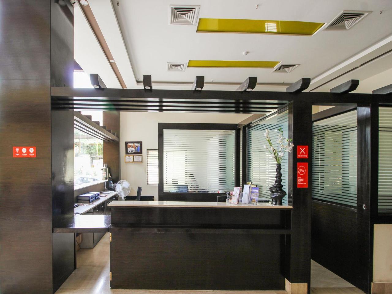Rio Meridian Hotel Mysore Bagian luar foto